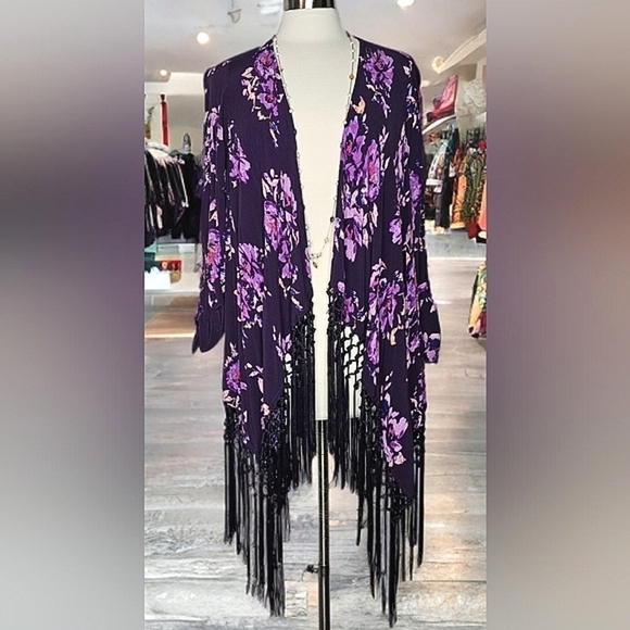 TORRID PLUS SIZE 00 10 12 M L TOP PURPLE FLORAL FRINGE KIMONO CARDIGAN FALL NWT - Picture 1 of 13
